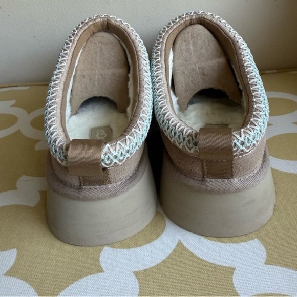 UGG Tan Platform Shoes - Picture 4 of 8